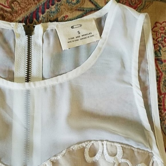 Pins & Needles Cream/Nude Floral Embroidered Sleeveless Peplum Top Size S - Picture 9 of 10